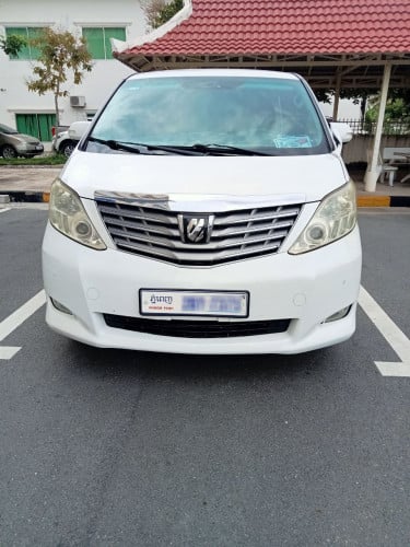 Toyota Alphard for Monthly Rental
