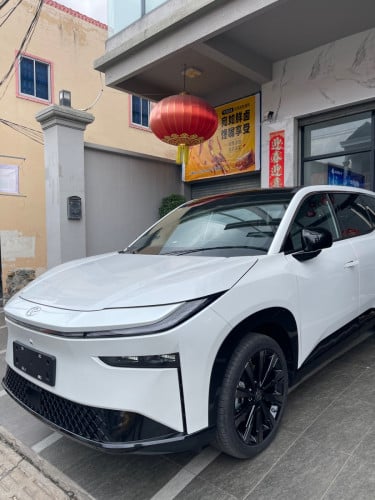 TOYOTA BZ3X 610MAX 2025