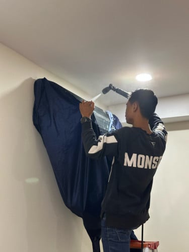 សេវាកម្មសំអាតម៉ាសុីនត្រជាក់ Have a  Service maintenance on Ari con