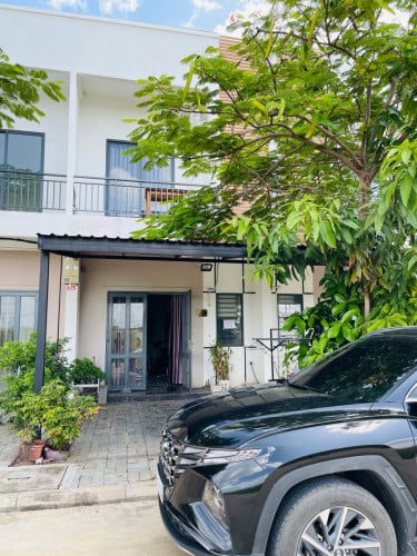 វីឡា កូនកាត់