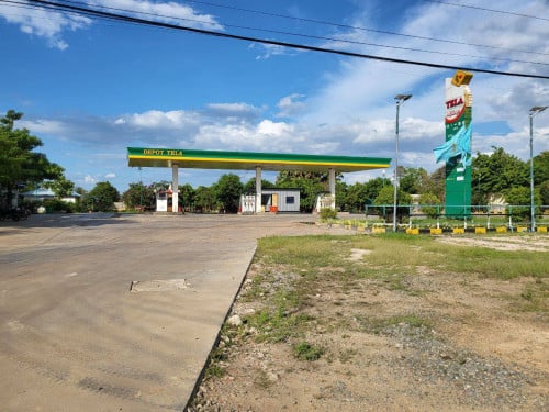 #លក់ការ៉ាសសាំងបន្ទាន់ ជាប់ផ្លូវជាតិលេខ5