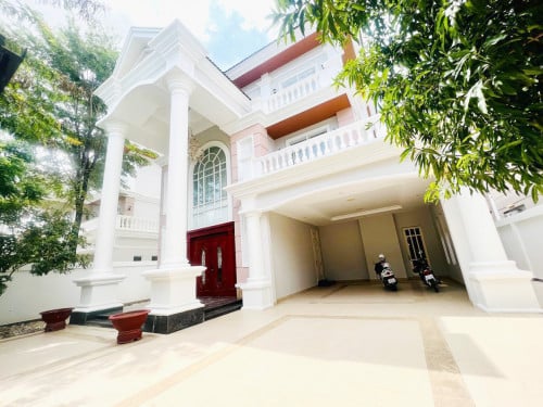 វីឡាព្រីន​ សម្រាប់ជួល | Prince Villa for rent ( Borey penghout boeung snor )