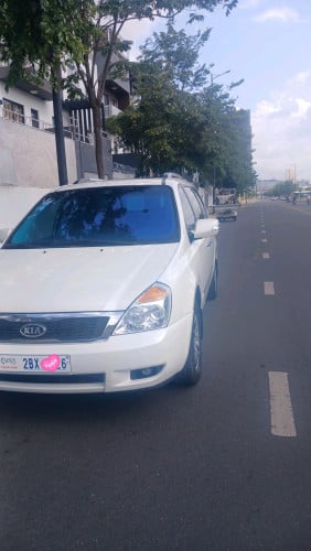 Kia  carnival  GLX  2010