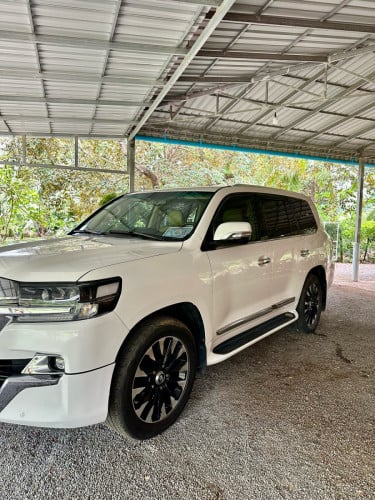 Land Cruiser 2008 Upgraded 2021 ឡើងគ្រឿងហ្សុីនស្អាតមានឡៃហ្សុិនឡើងស៊េរី