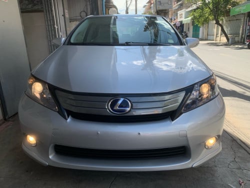 ឡាន​ក្រដាស់​ពន្ធ​