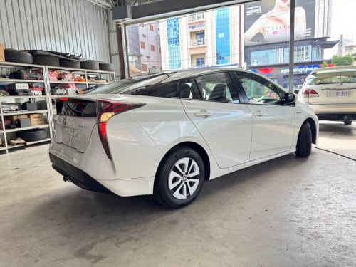 Prius 016 Full Option​ Advance ពណ៌​សកាំម៉ៃ​ (ក្រដាសពន្ធ​)