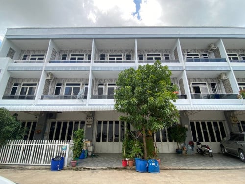 ផ្ទះលក់បន្ទាន់ នៅបុរីឃាមបញ្ញាឈូកវ៉ា៣