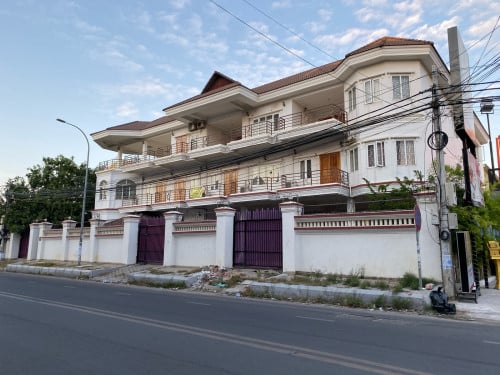 ជួល ជួល ជួល