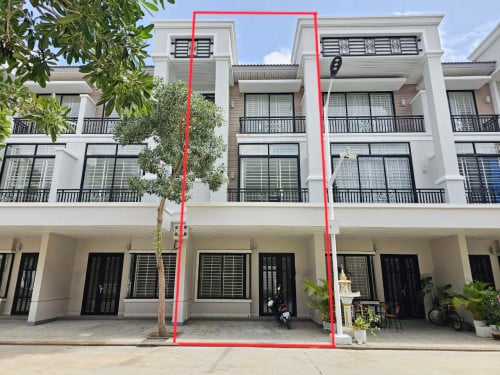 ផ្ទះវីឡាកូនកាត់LA សម្រាប់ជួល| Link Villa LA For Rent In Borey Penghout 50m