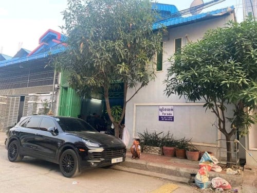 🗣ឃ្លាំងលក់ទំហំ : 22mx10m