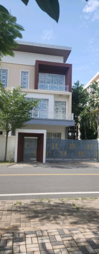 វីឡាភ្លោះជួល