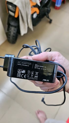 លក់ឆ្នាំងសាកហ្ស៊ីន Asus laptop