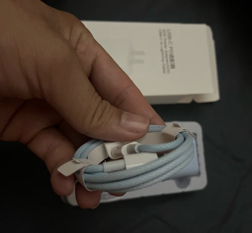 ឆ្នាំង​ និង​ខ្សែ​សាក​ iphone