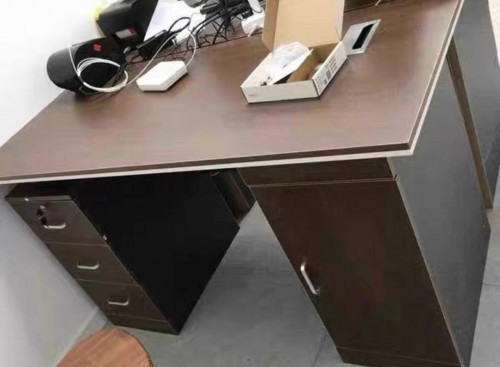 តុការិយាល័យ Ofiice table