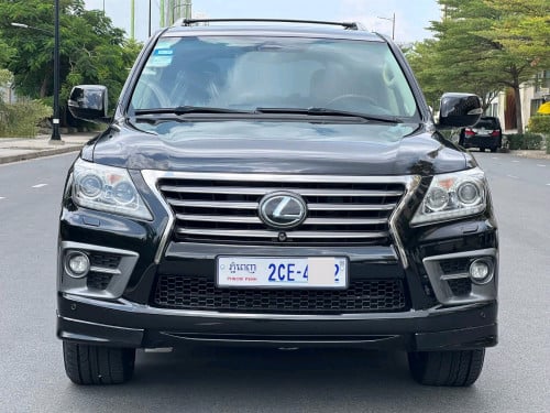 Lexus LX570 ឆ្នាំ2014 V8 Full option អារ៉ាប់ ម្ចាស់ដើម ថ្នាំហ្ស៊ីន1ជុំ