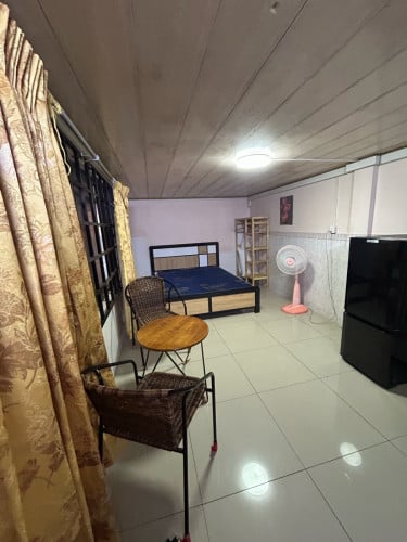 បន្ទប់ជួល