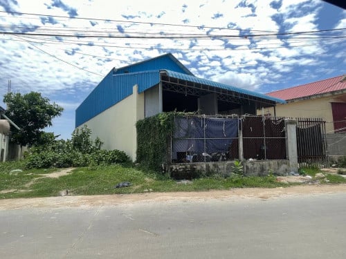 ឃ្លាំងជួល