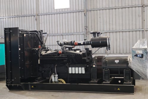 ម៉ាសុីនភ្លើង  Cummins កម្លាំង 1650K_V_A   មានតម្លៃពិសេស