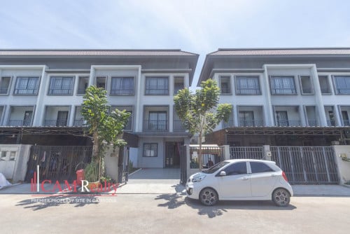 ផ្ទះវីឡាកូនកាត់ (Link Villa) សម្រាប់លក់| ជីបម៉ុង ៥៩៨