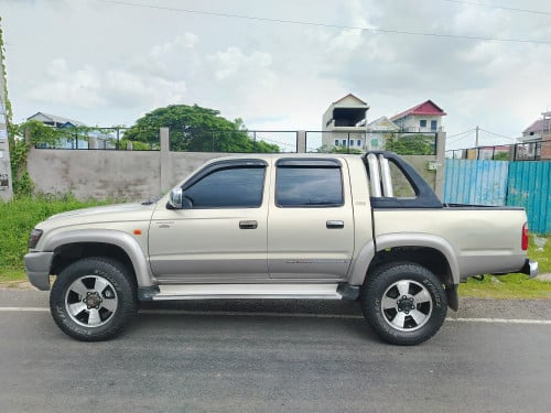 ឡានលក់ Toyota Hilux Tiger 2002 ពណ៌ទឹកមាស