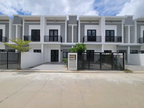 🏘 វីឡាកូនកាត់ (LA) ថ្មី100%