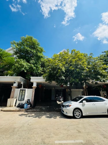 4 Bedrooms For Rent Close to ISPP & Aeon Mall3.