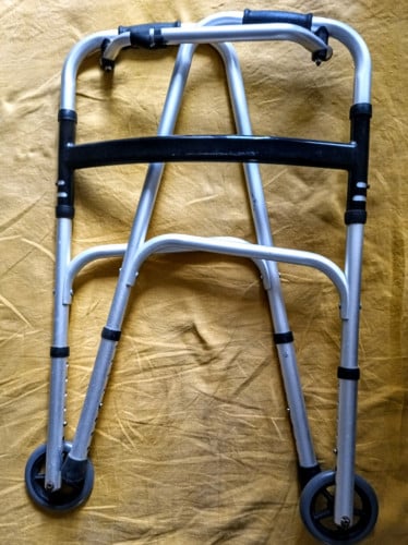 Aluminum Walker / អ្នកដើរអាលុយមីញ៉ូម