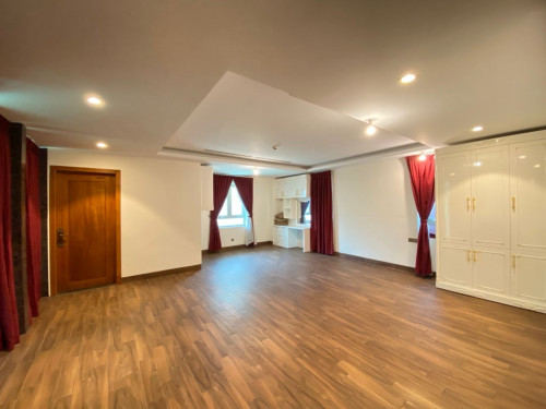 Building for rent at BKK2