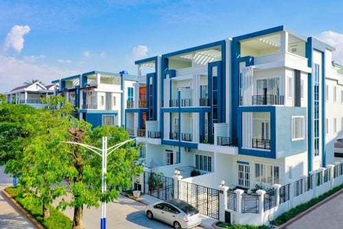 វីឡាកូនកាត់មានរបងលក់ ក្នុងបុរី សម្បត្តិមានហេង ម្ចាស់ផ្ទាល់លក់បន្ទាន់