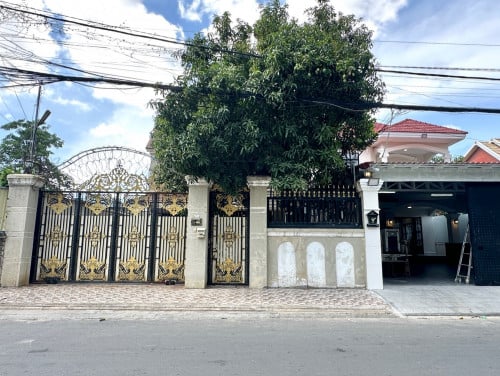 ផ្ទះវីឡា លក់បន្ទាន់នៅទួលគោក