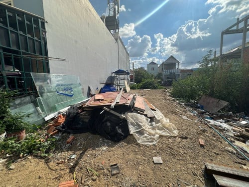 ដីលក់ក្រាំងធ្នង់ 5x12 ប្លង់រឹង 22000$ ចរចារចុះតិចតួចទៀត