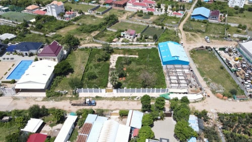 ដីផ្លូវមុខក្រោយ ជិតទូរទស្សន៏ឬស្សីកែវ60x60