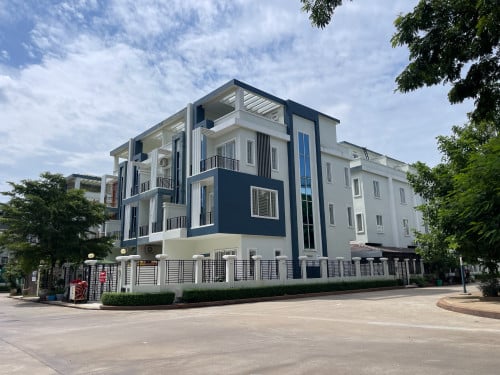 វីឡាកូនកាត់ (LB) ក្នុងបុរី សម្បត្តិមានហេង ម្ចាស់ផ្ទាល់លក់បន្ទាន់