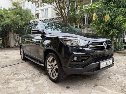 2021 Rexton Sports for Sales (Black) First Owner, Company