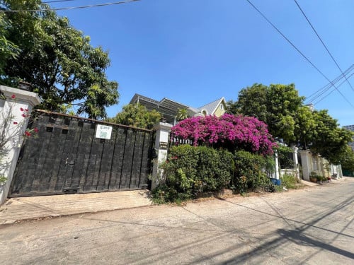 House for sale- Chroy Chongvar