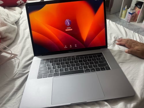 Mac Book Pro 15inch 2018