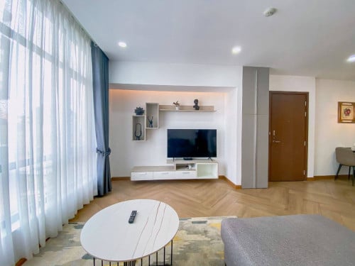 Spacious 1-Bedroom Apartment for Lease in BKK1,  Ref: KHRA422