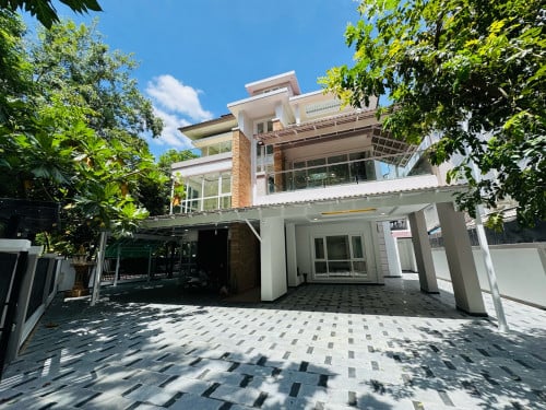 Spacious & Modern Villa 6 Bedrooms For Rent At Peng Hout Beoung Snor.