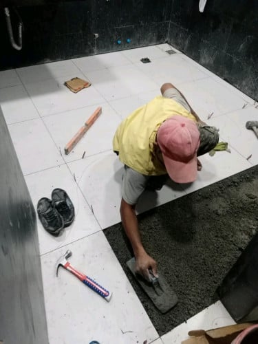 ជុសជុលបន្ទប់ទឹក​ជ្រាប