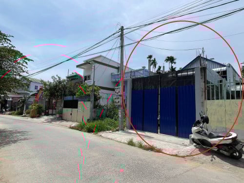 ឃ្លាំងថ្មីលក់ទីតាំងមុខវិទ្យាល័យព្រែកឯង