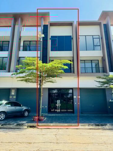 $185,000 (មានចំណូលជួលស្រាប់)