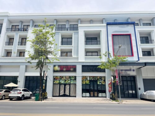 ផ្ទះអាជីវកម្ម2ល្វែងទំលុះចូលគ្នា សម្រាប់លក់ក្នុងបុរីជីបម៉ុងលែនម៉ាក271