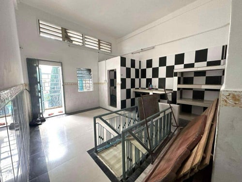 ផ្ទះជួ​លជាន់ទី1 នៅផ្លូវ360កែង105