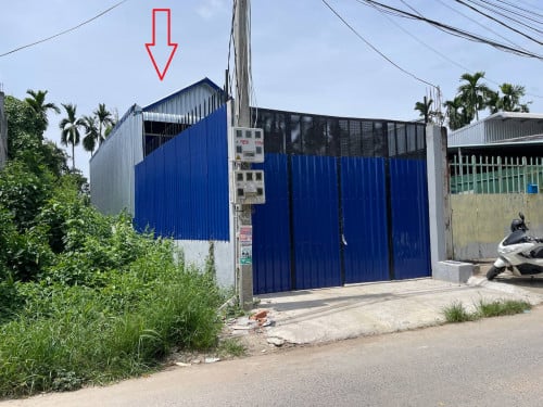 ឃ្លាំងថ្មីលក់ទីតាំងចំងាយ80m ពីវិទ្យាល័យព្រែកឯង