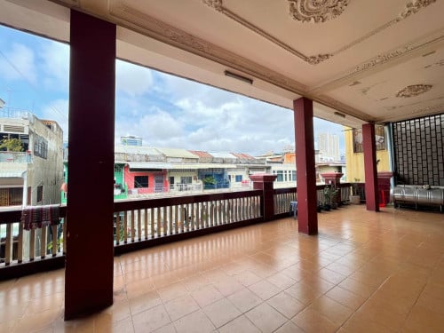 ទីតាំង ៖​ បន្ទប់រឺofficeសម្រាប់ជួលនៅម្ដុំផ្សារអូរឬស្សី