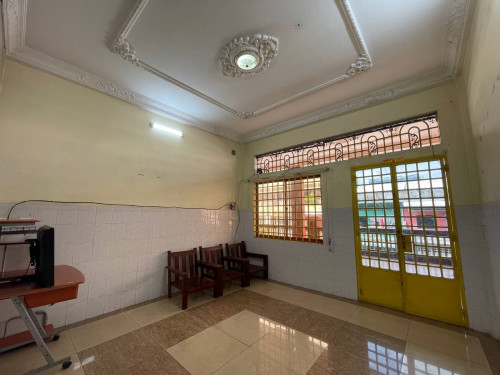 ទីតាំង ៖​ បន្ទប់រឺofficeសម្រាប់ជួលនៅម្ដុំផ្សារអូរឬស្សី