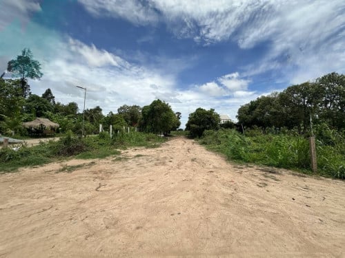 ๐ฆLand Available for Urgent Sale at a Special Price (Negotiable).