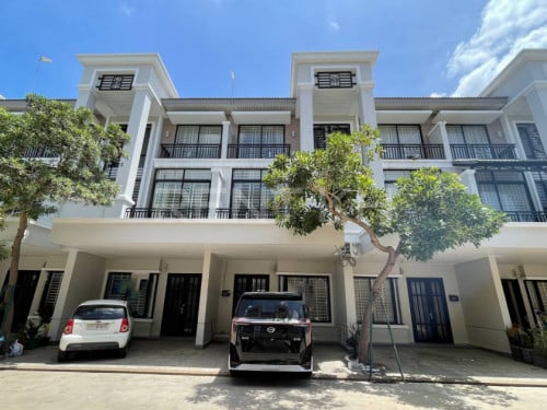 Link House for Rent at Borey Peng Huoth The Emerald Garden