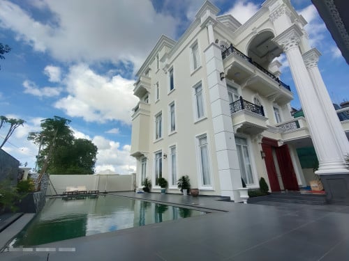 Villa 07 BR For Rent- Sensok Area, Near Aeon 2