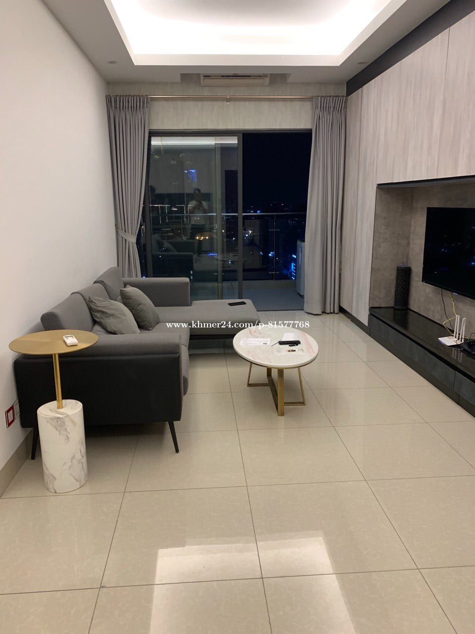 Skytree apartment 19th floor for rent 83m3